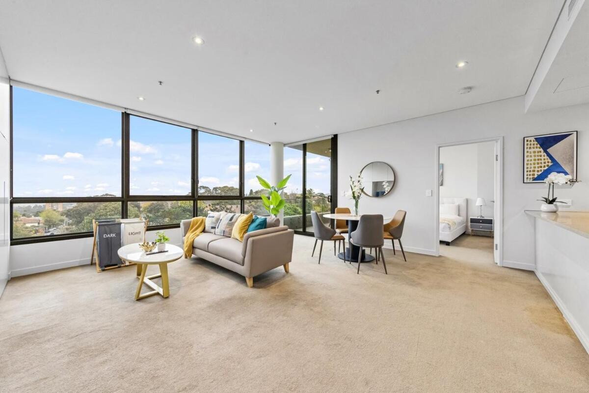 Stunning Waterview 2bed North Apartment Sydney
